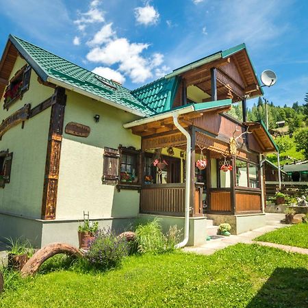 Villa Casa Rustik Bucovina à Fundu Moldovei Extérieur photo
