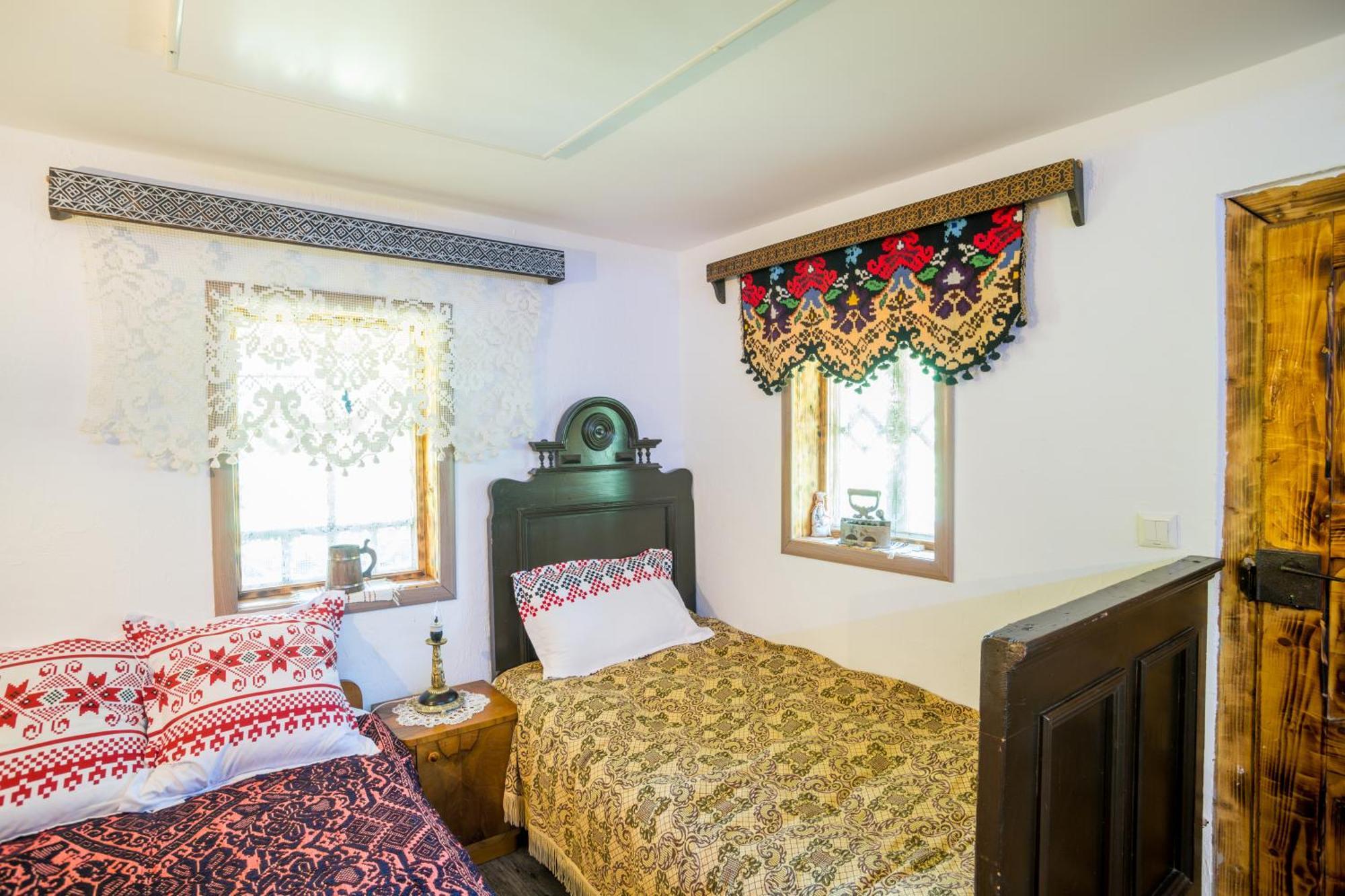 Villa Casa Rustik Bucovina à Fundu Moldovei Extérieur photo