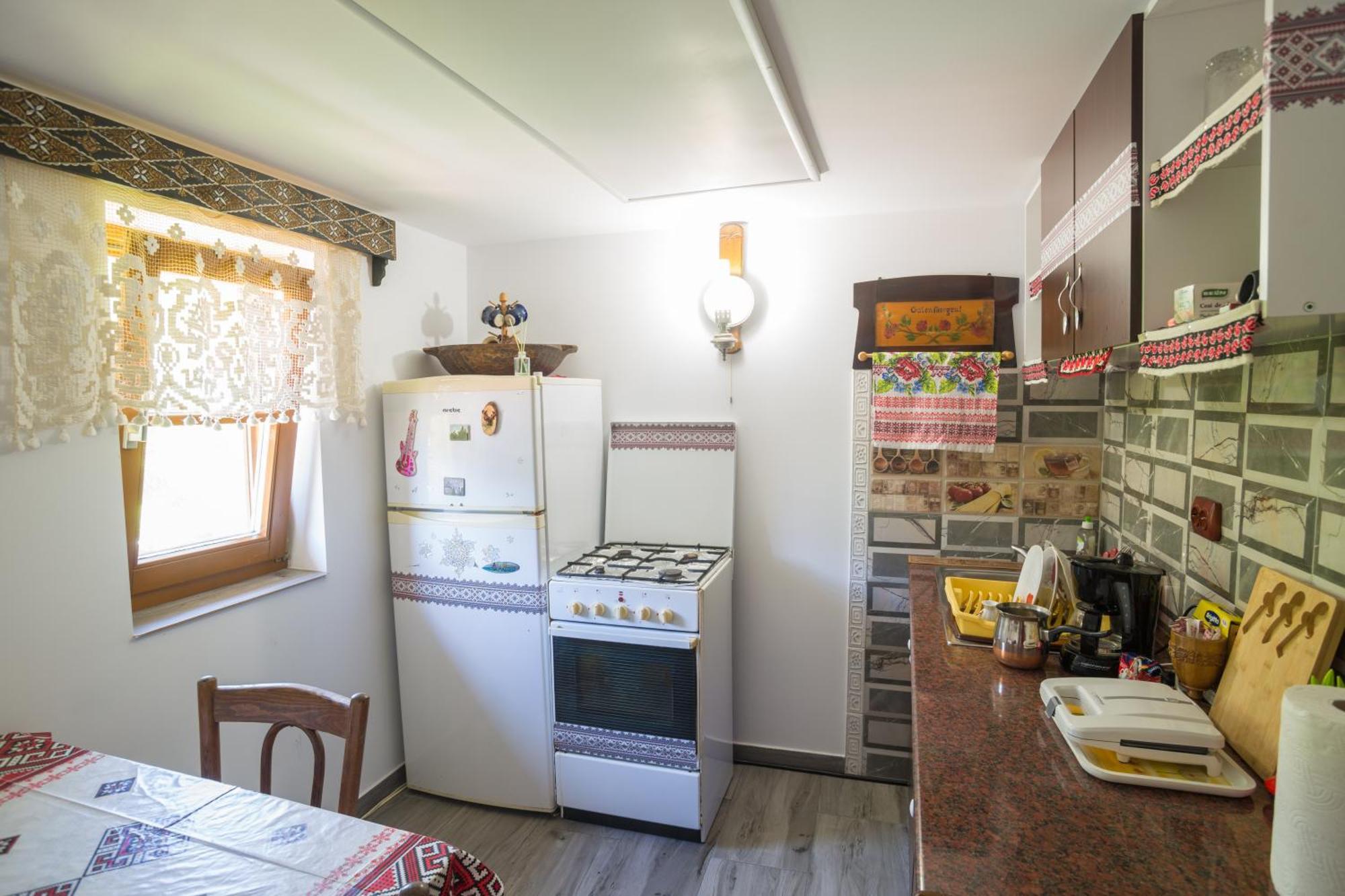Villa Casa Rustik Bucovina à Fundu Moldovei Extérieur photo
